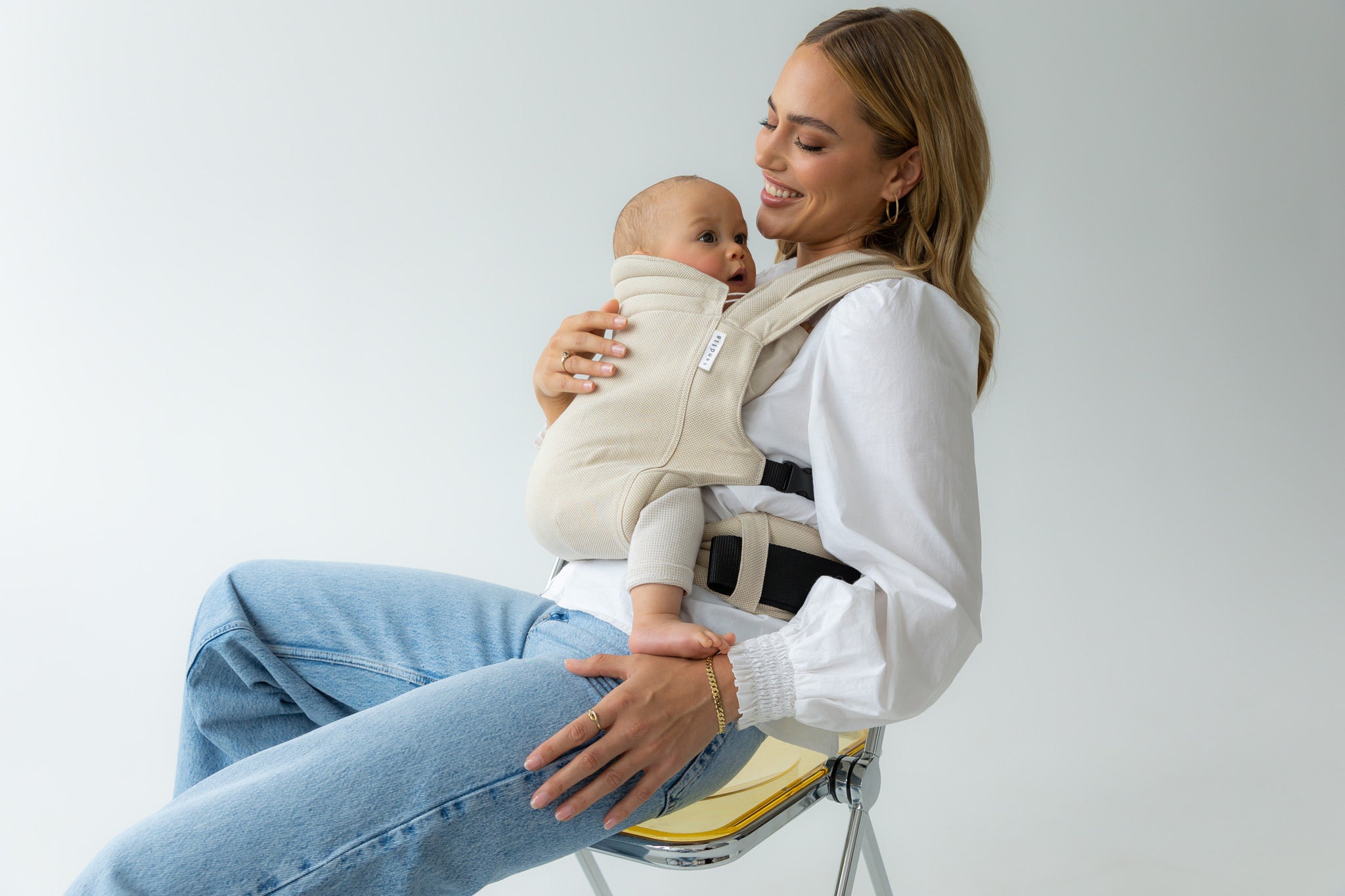 Darf ich mich hinsetzen, wenn mein Baby in der Trage schläft? sandiia® – only love in it