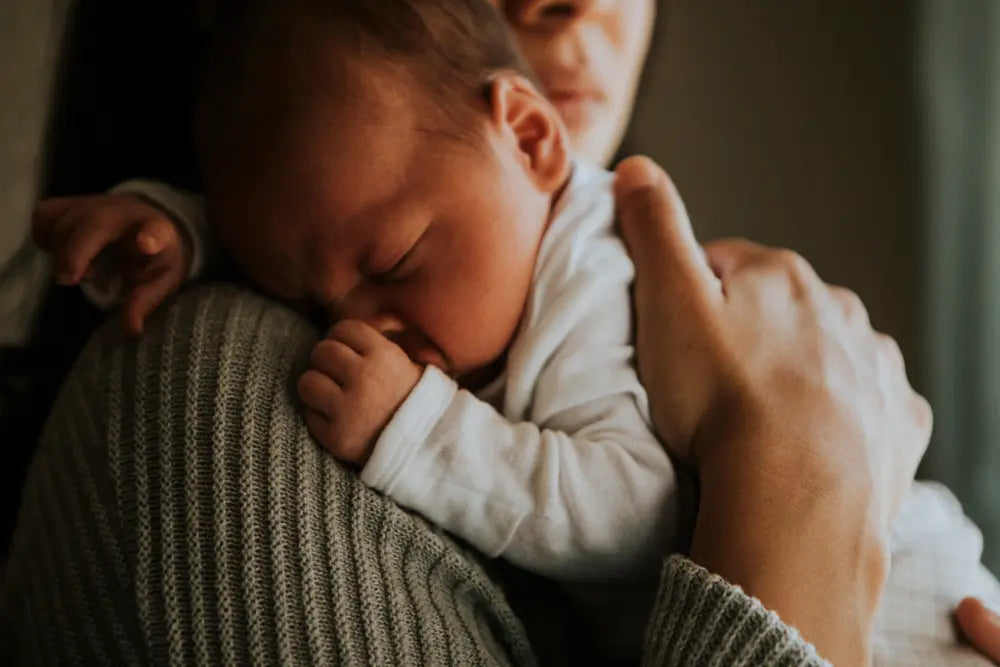 Babys richtig halten – Sicherheit, Nähe und gesunde Entwicklung sandiia® – only love in it