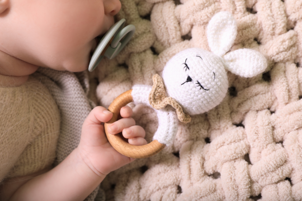 Babyspielzeug 0–3 Monate: Spielerisch die Welt entdecken