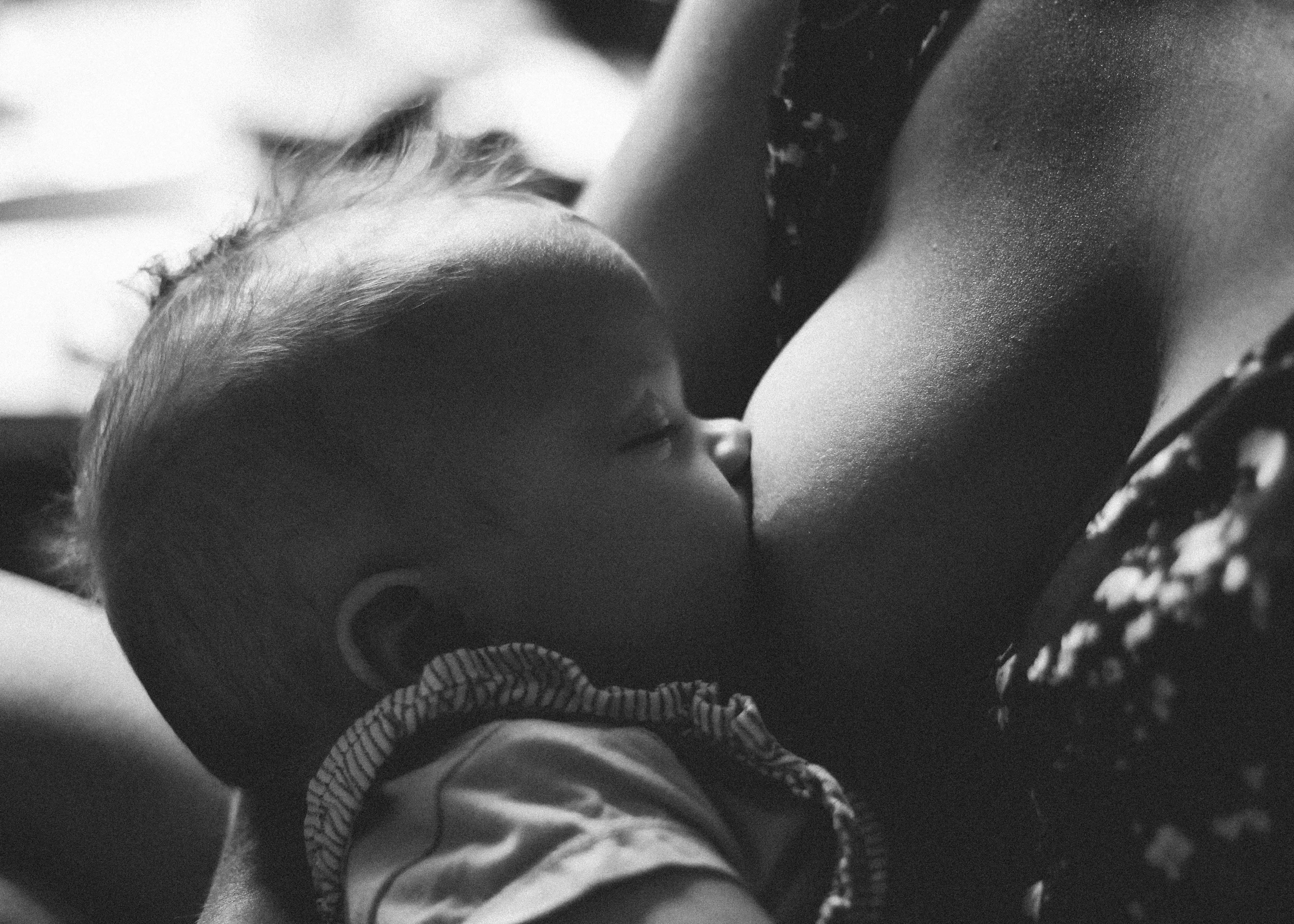 Bonding nach der Geburt: Warum es wichtig ist und wie man es fördern kann sandiia® – only love in it