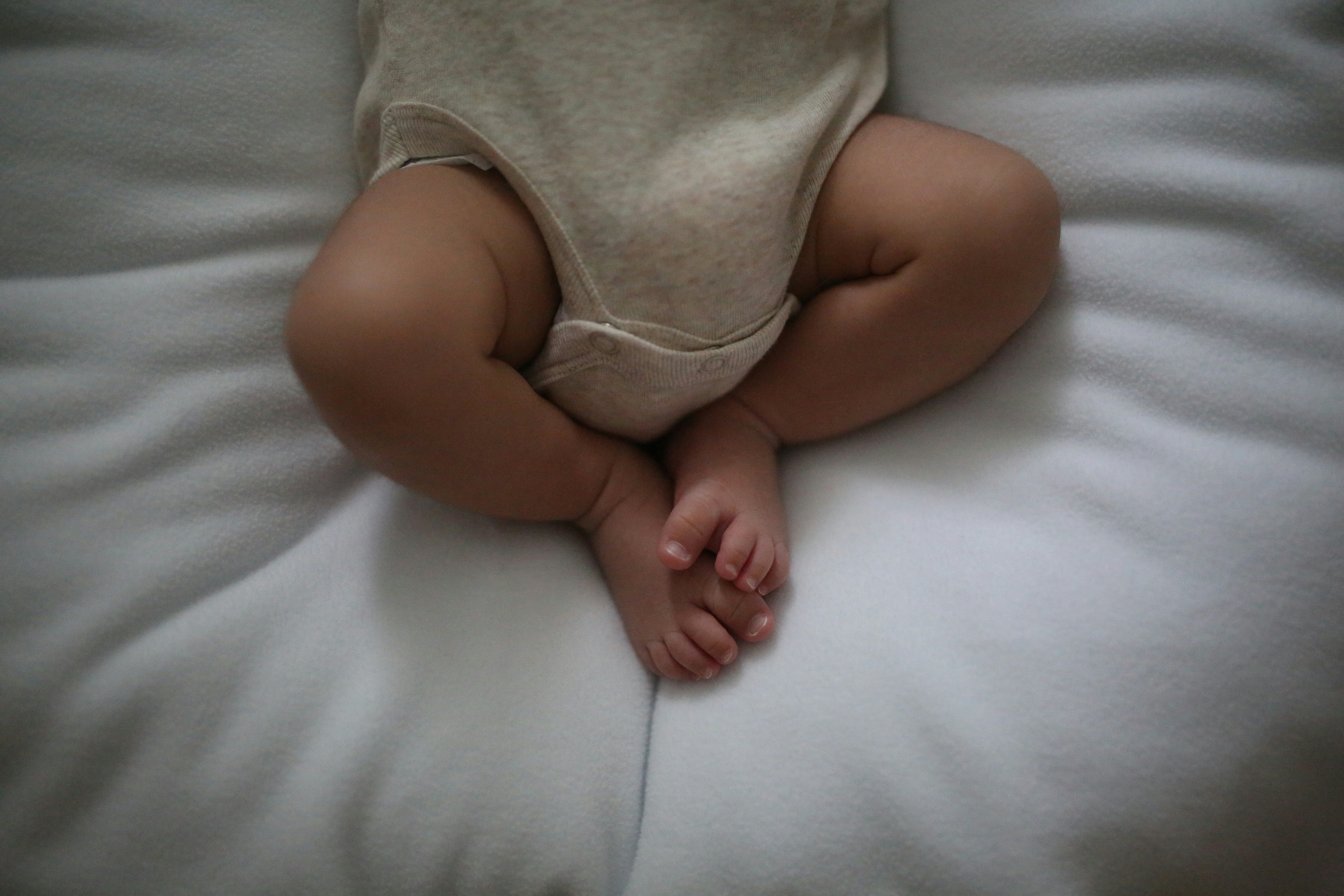 Wann stört Babys eine volle Windel? Ein Blick auf das Wohlbefinden der Kleinsten