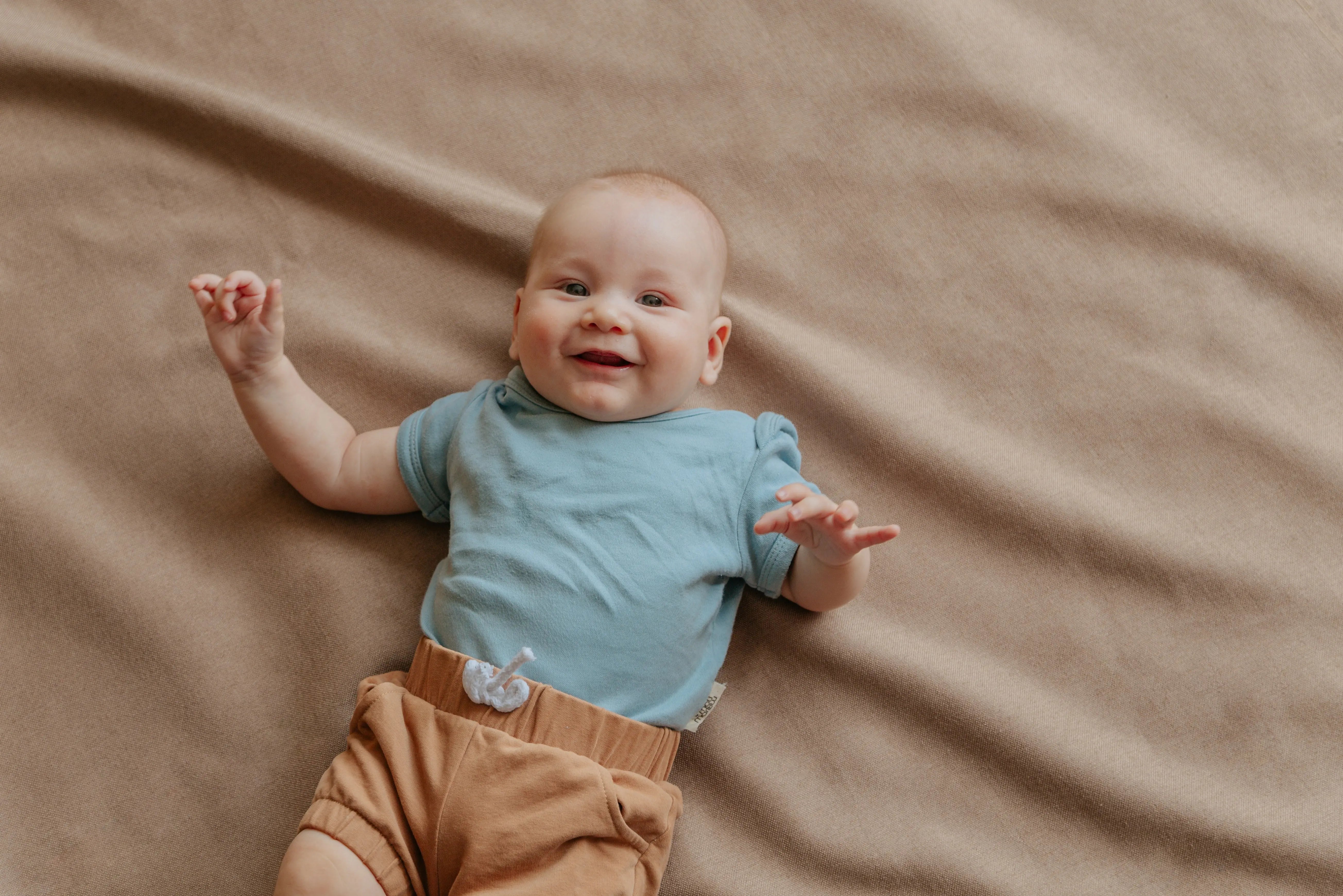 Unsere Babytrage ist als "hüftgesundes“ Produkt ausgezeichnet sandiia® – only love in it