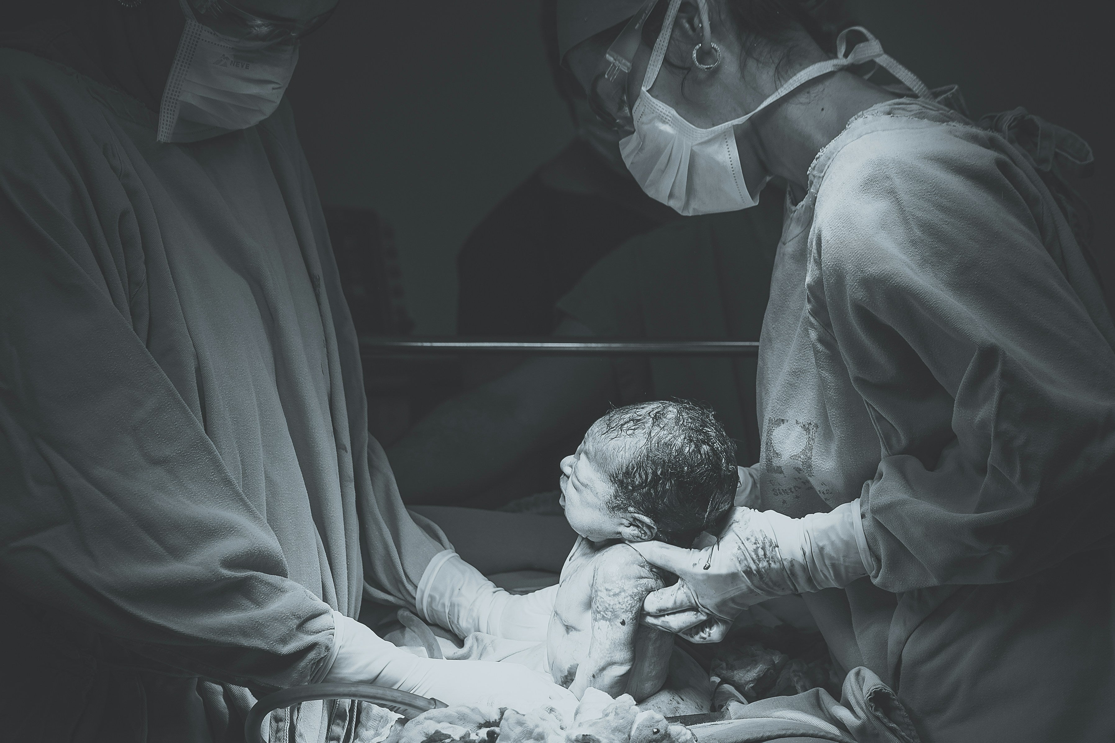 Babytragen nach einem Kaiserschnitt: Worauf du achten solltest sandiia® – only love in it