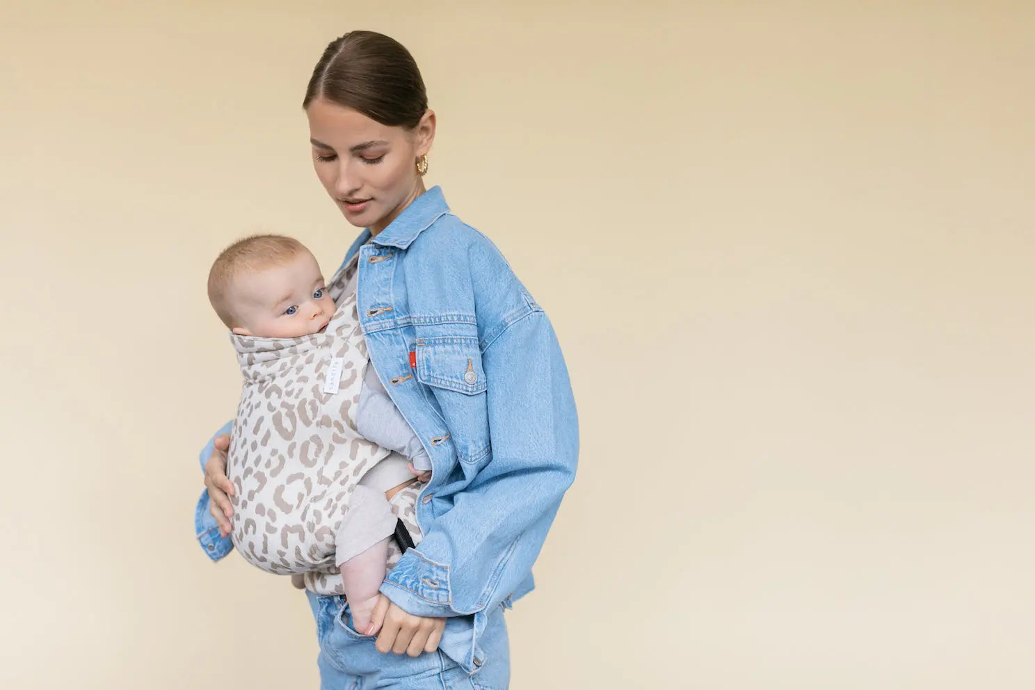 Wenn Euer Baby größer wird, ist unsere Toddlertrage für Euch da! sandiia® – only love in it