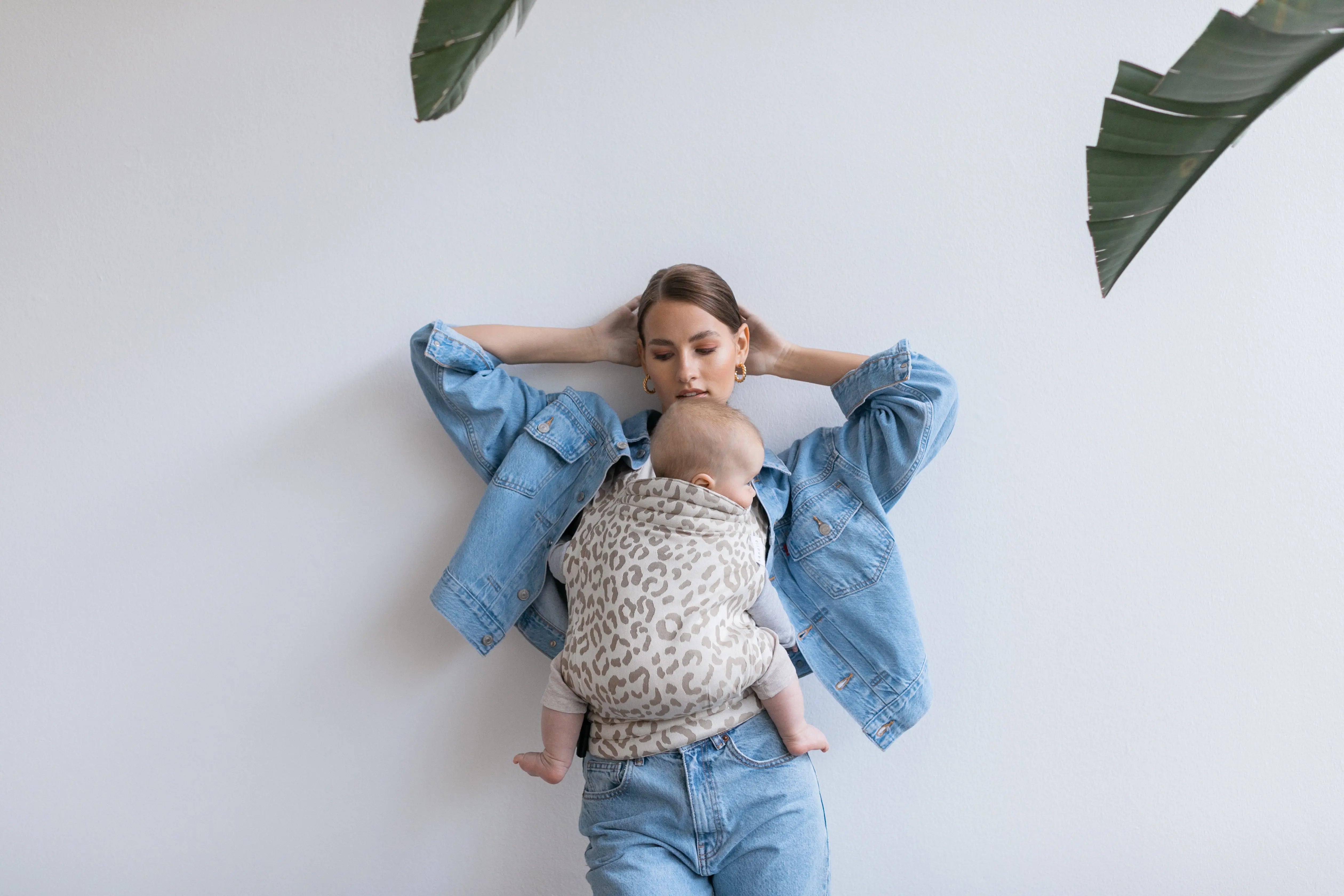 Tragen ist mehr als Hände frei – das sind die unsichtbaren Vorteile von Babytragen sandiia® – only love in it