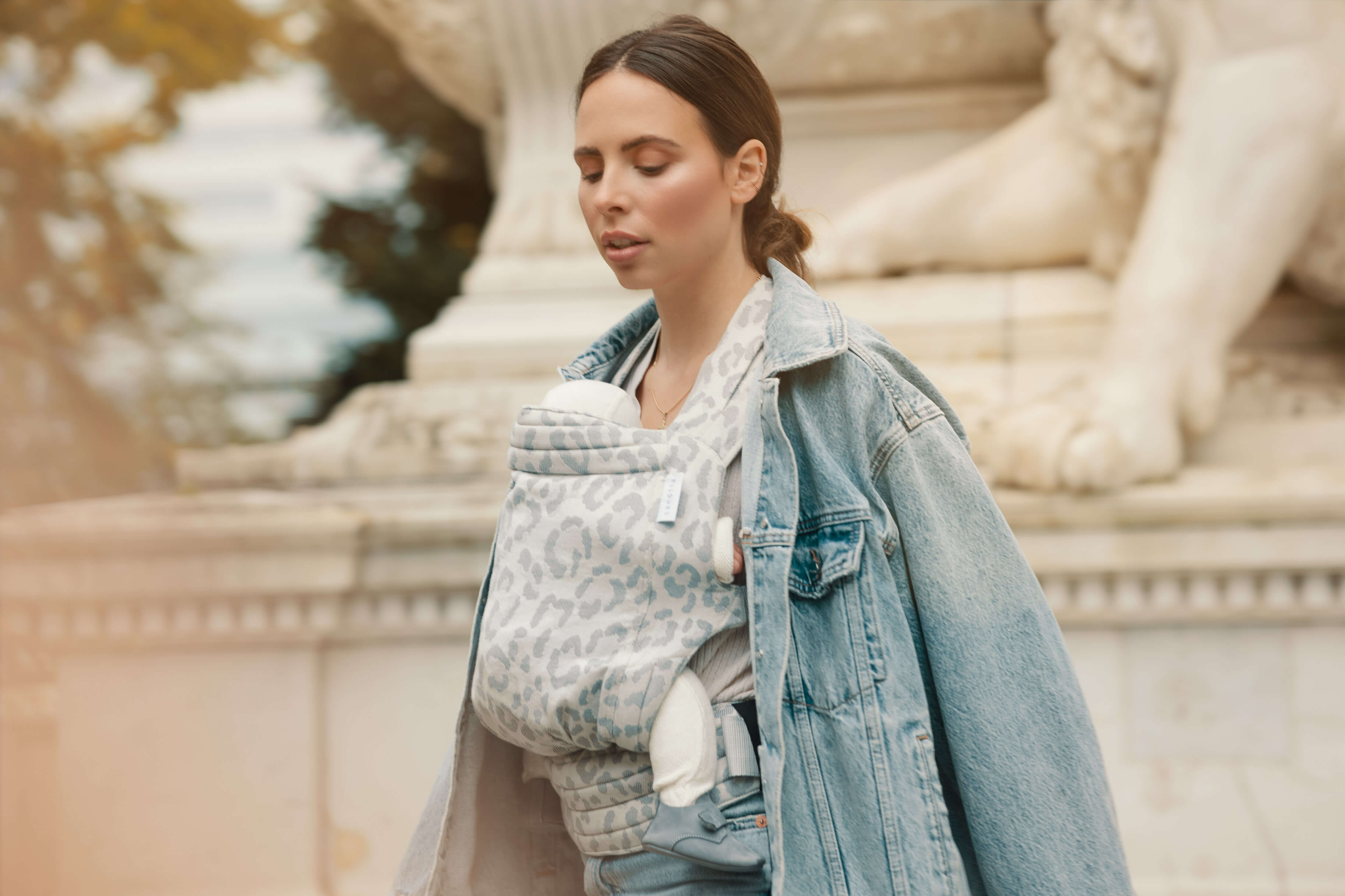 Babytrage Babycarrier Tiimeless Leopard Muster Biobaumwolle Fullbuckle Sandiia
