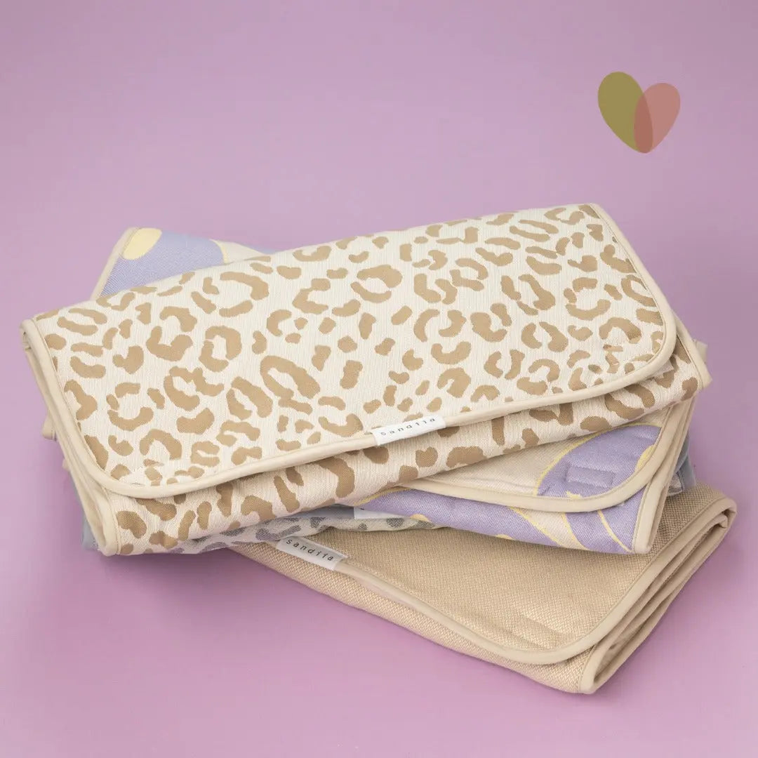 sandiia® Mobile Wickelunterlage mit Taschen / Leodiia Sand