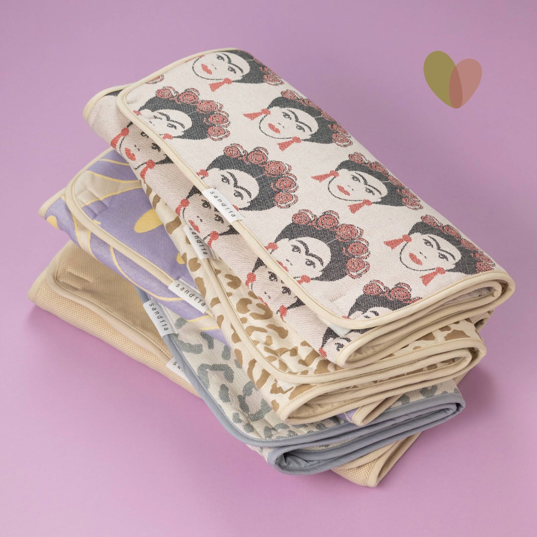 sandiia® Mobile Changing Mat with Pockets / Friida