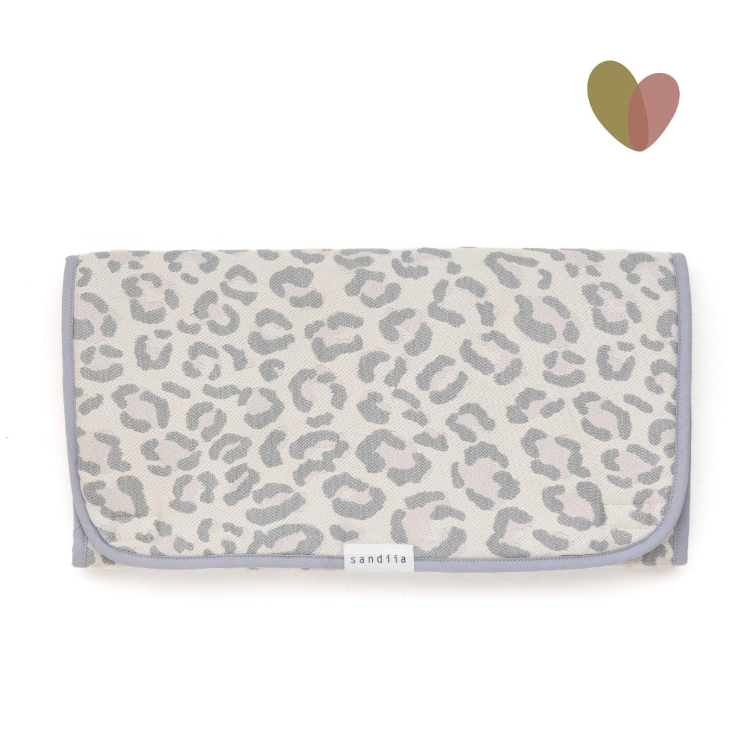 sandiia® Mobile Wickelunterlage mit Taschen / Leodiia Snow