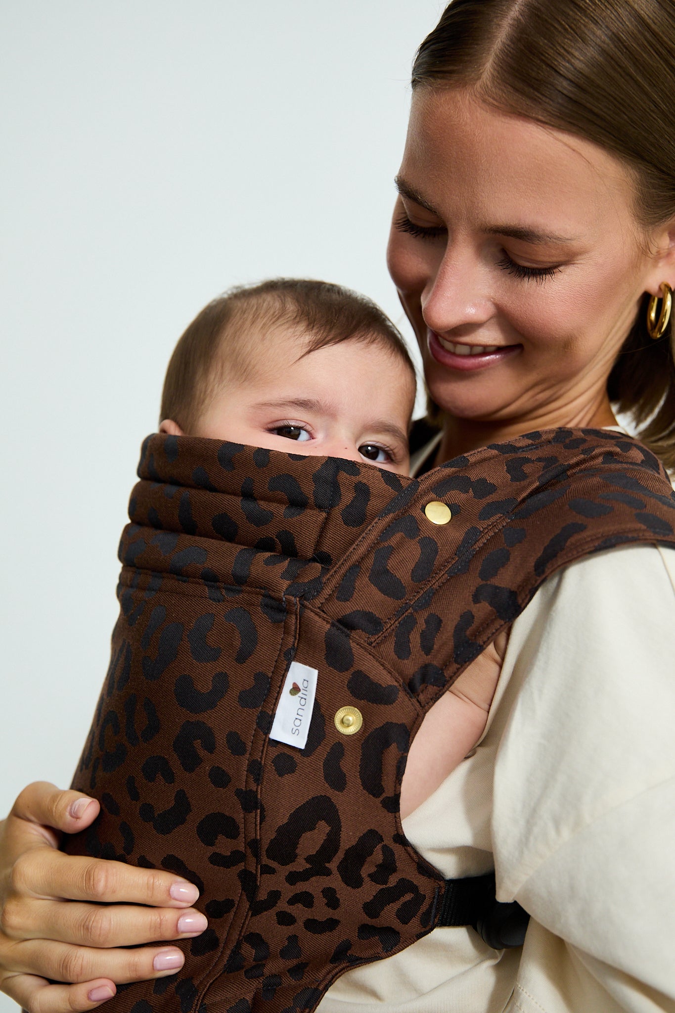 sandiia® Babytrage Tiimeless Comfort+ Leodiia Mokka