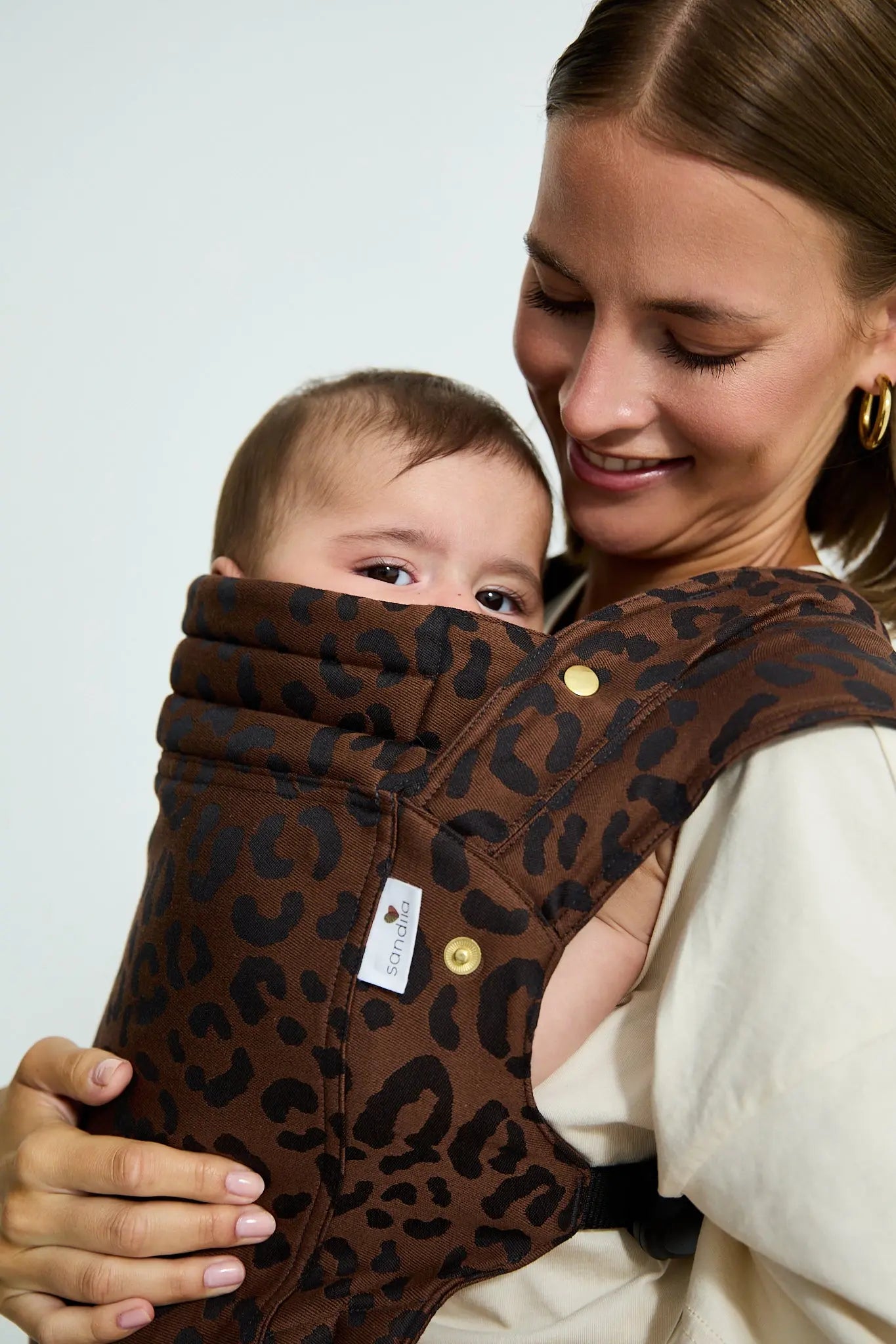 sandiia® Babytrage Tiimeless Comfort+ Leodiia Mokka