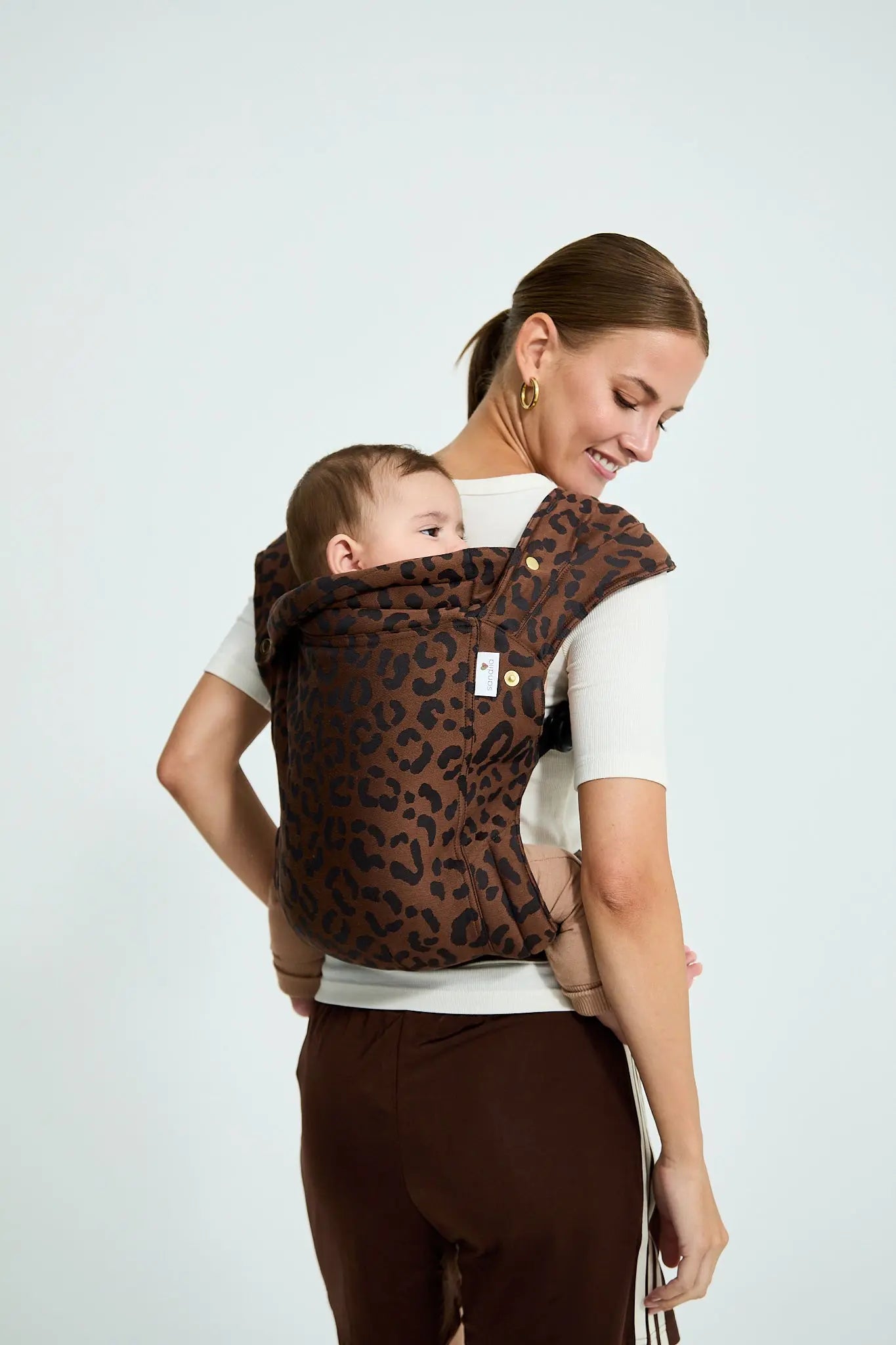 sandiia® Babytrage Tiimeless Comfort+ Leodiia Mokka