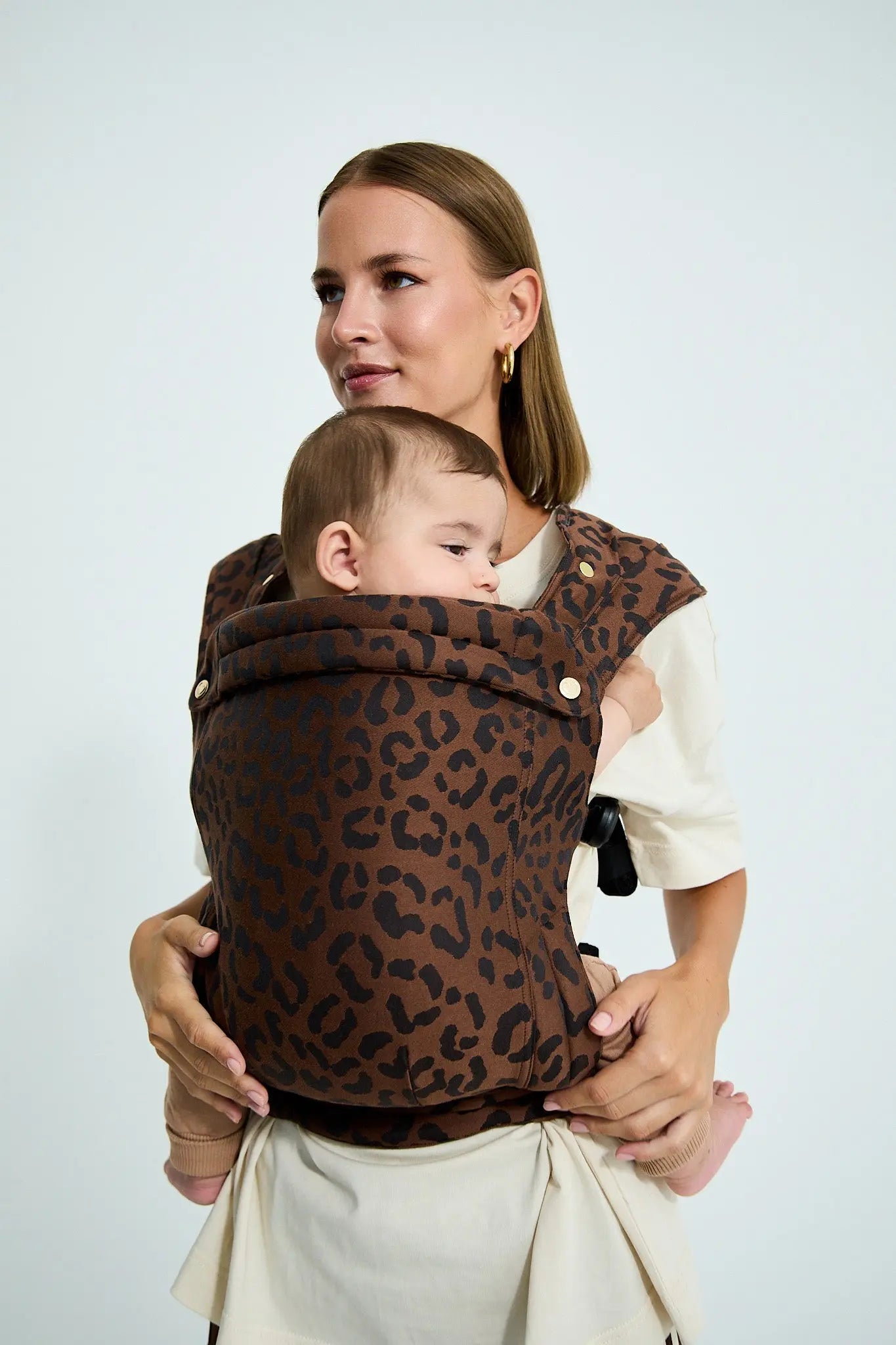 sandiia® Babytrage Tiimeless Comfort+ Leodiia Mokka
