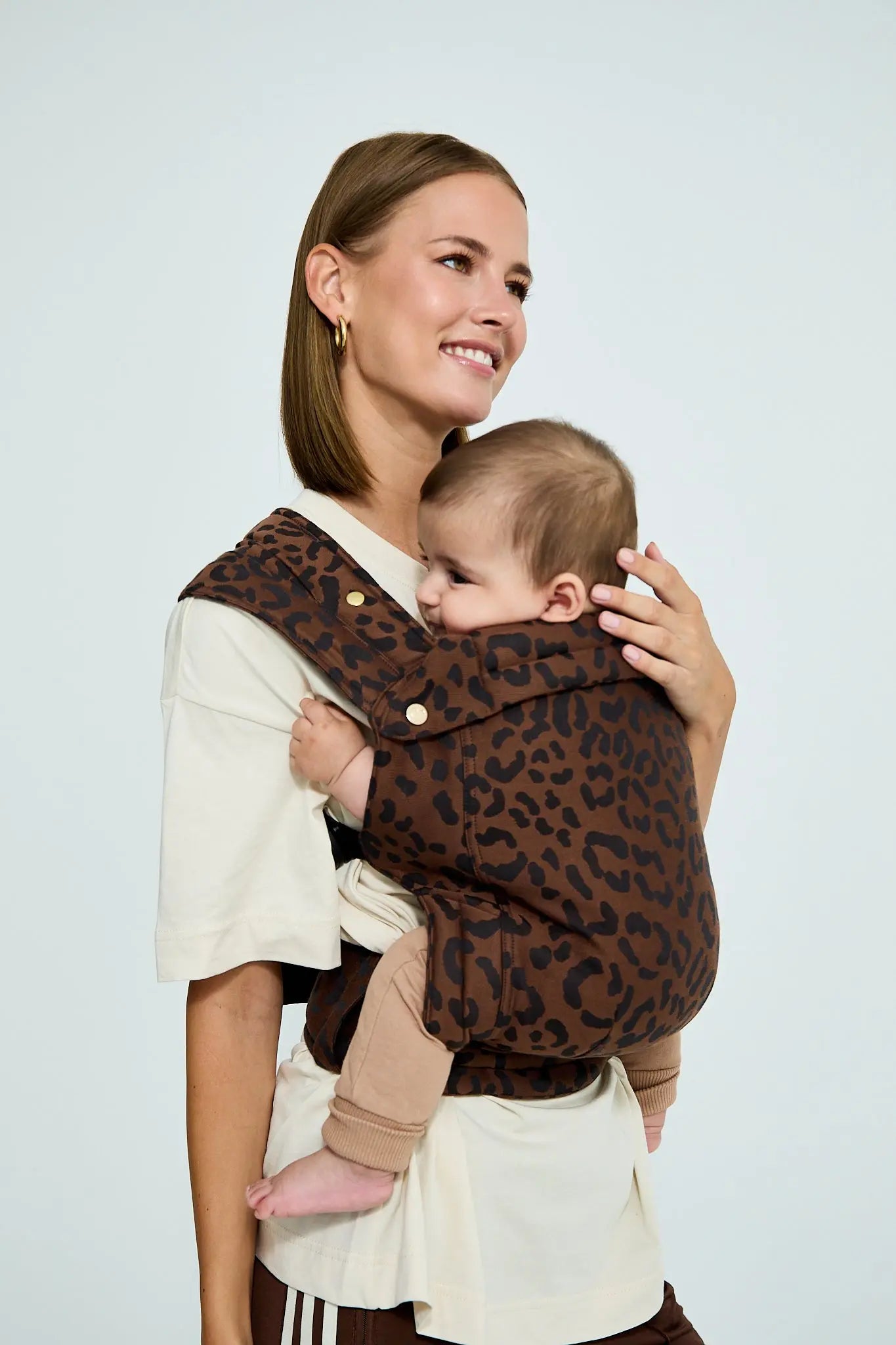 sandiia® Babytrage Tiimeless Comfort+ Leodiia Mokka