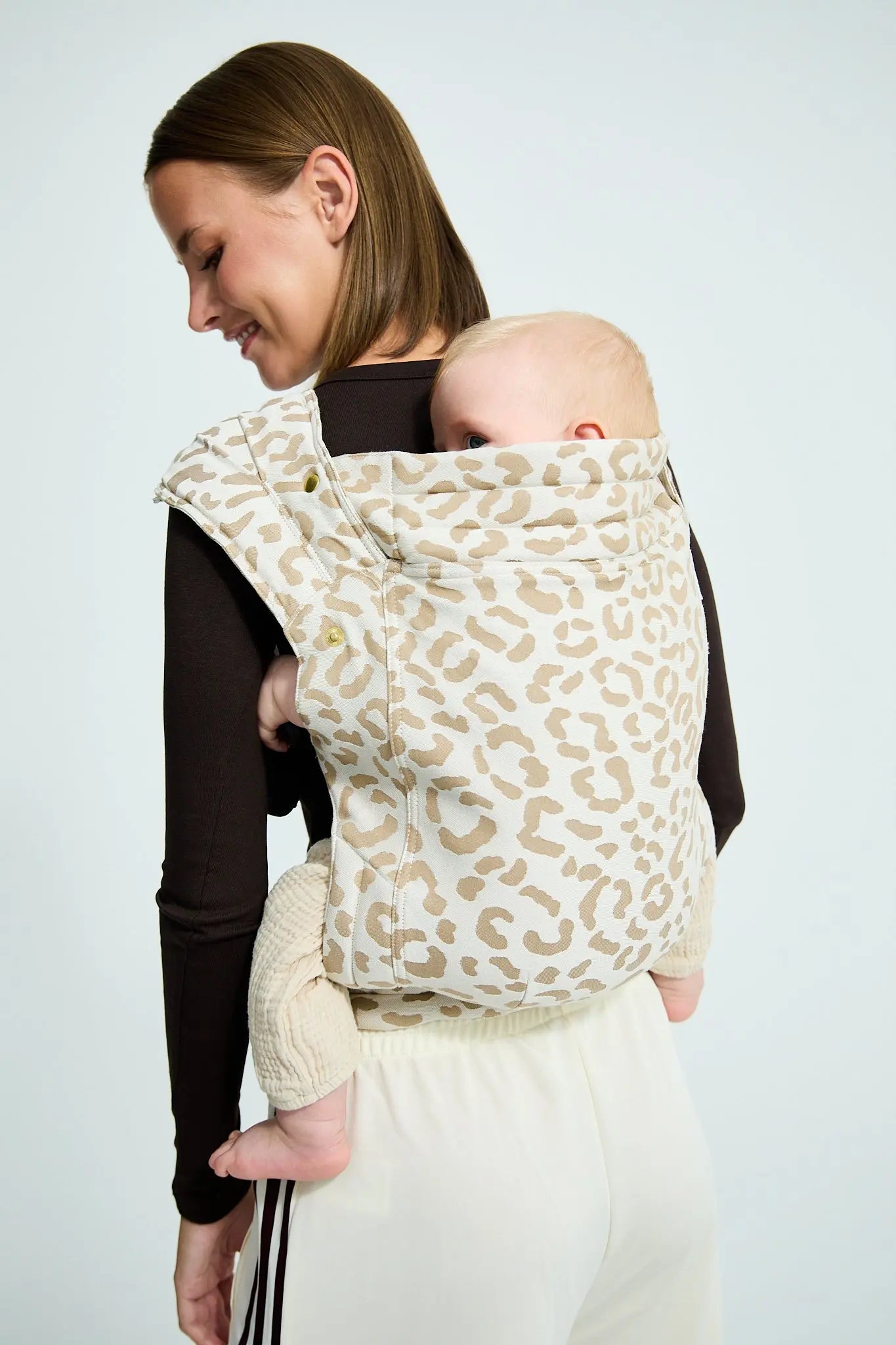 sandiia® Babytrage Tiimeless Comfort+ Leodiia Sand