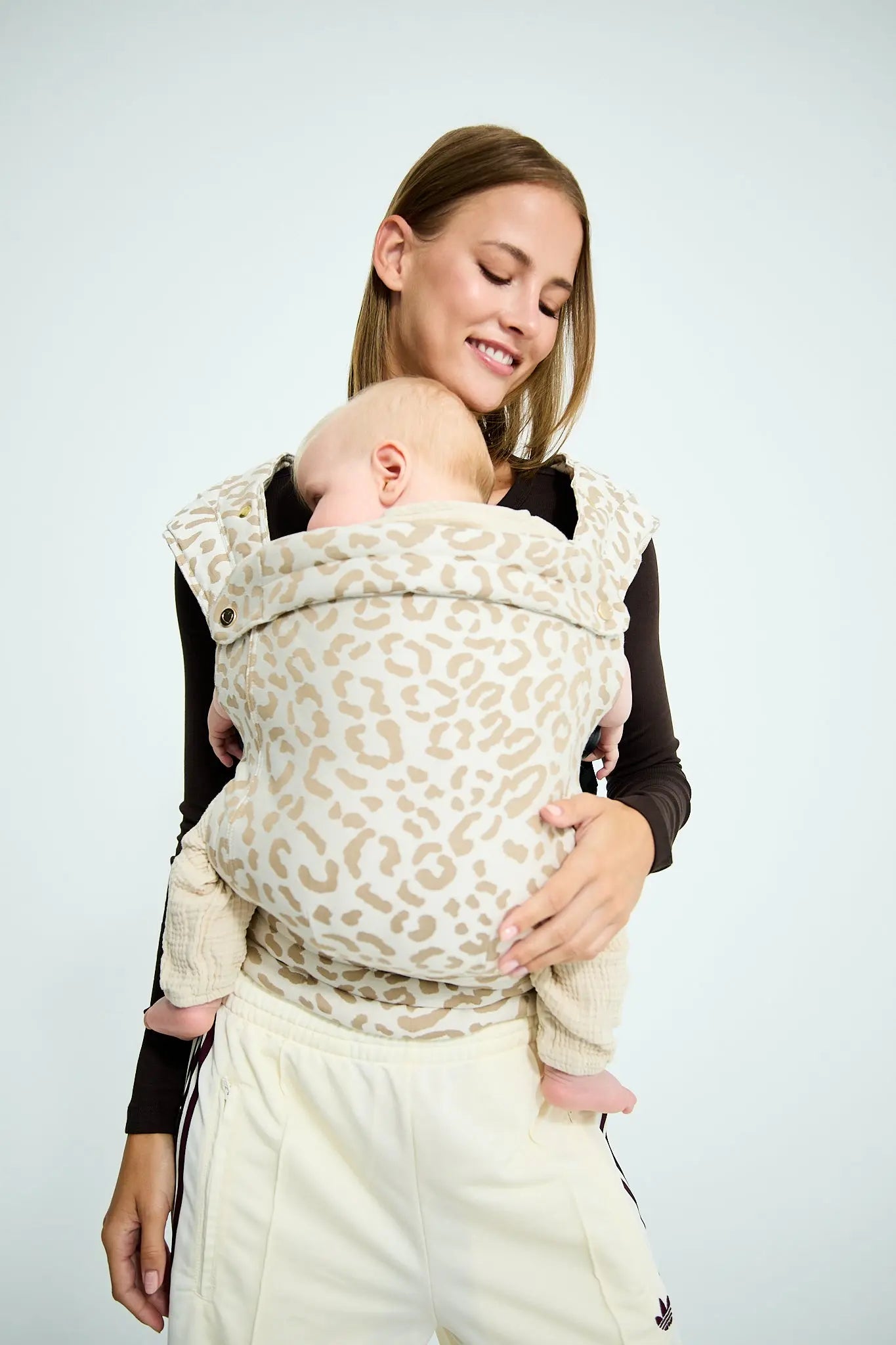 sandiia® Babytrage Tiimeless Comfort+ Leodiia Sand