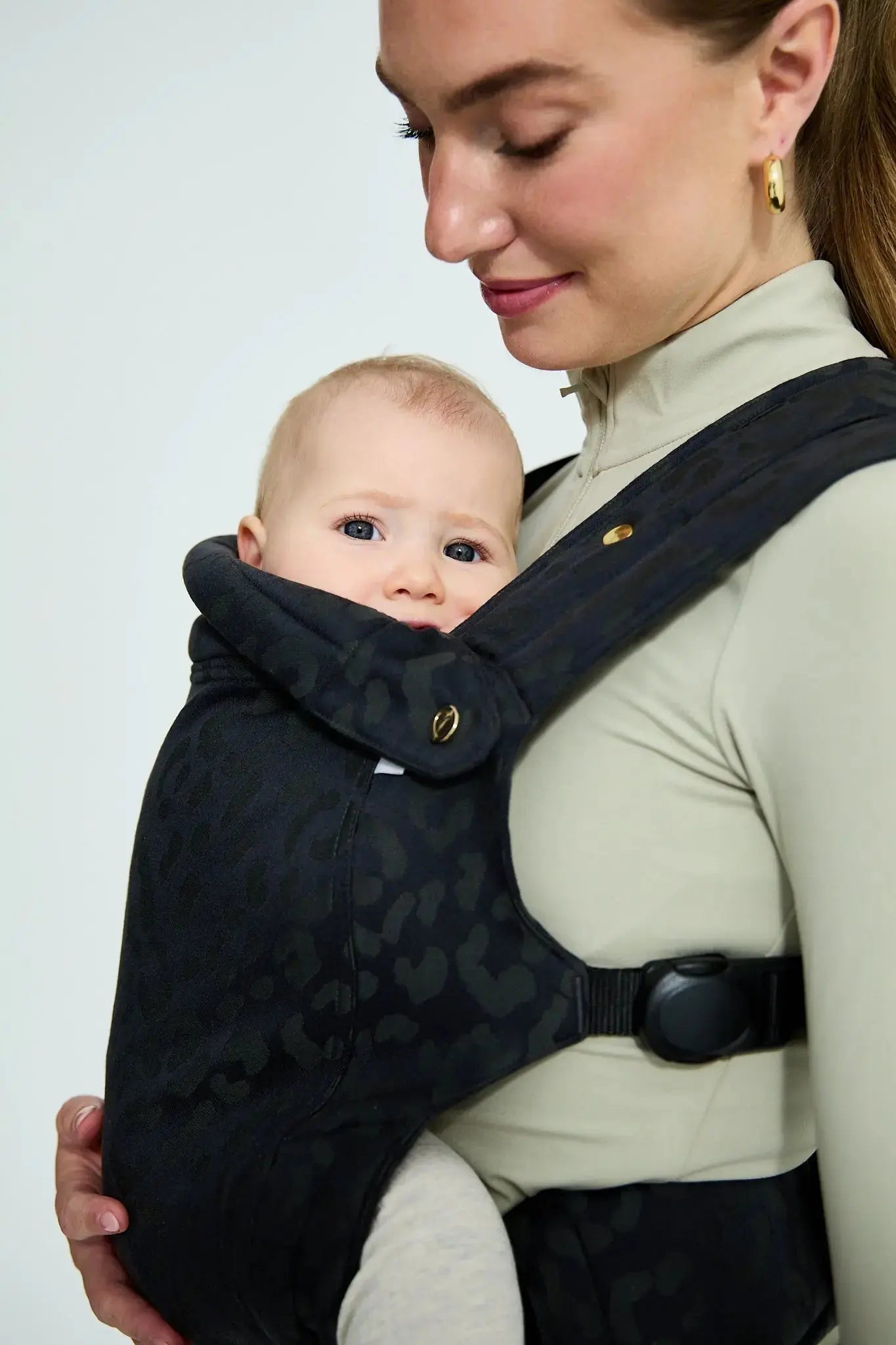 sandiia® Babytrage Tiimeless Comfort+ Leodiia Black