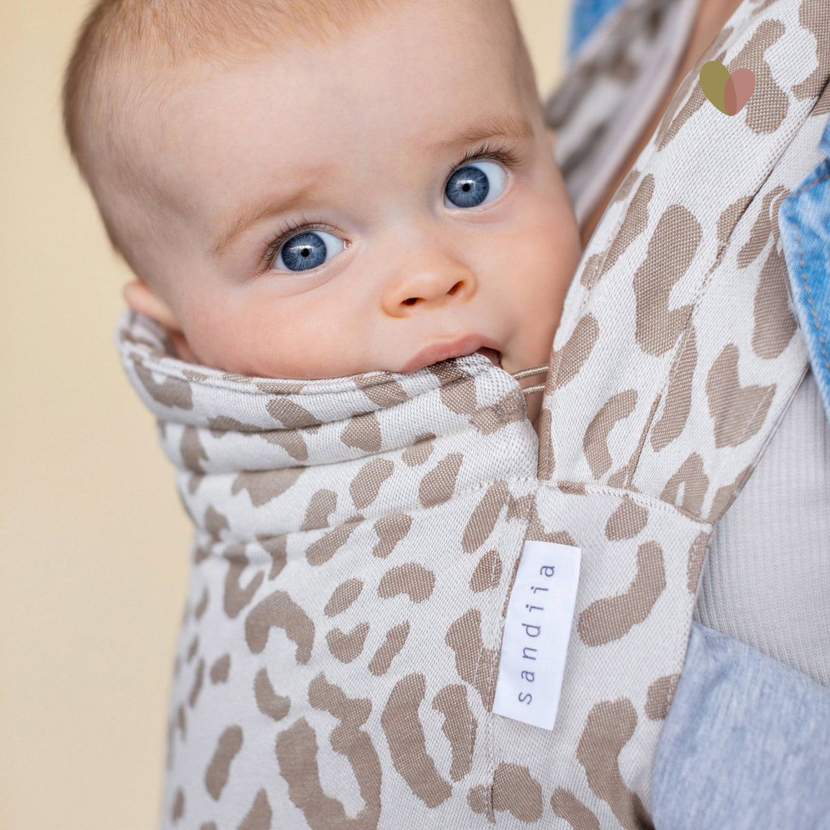 sandiia® Babytrage Tiimeless Leodiia Sand