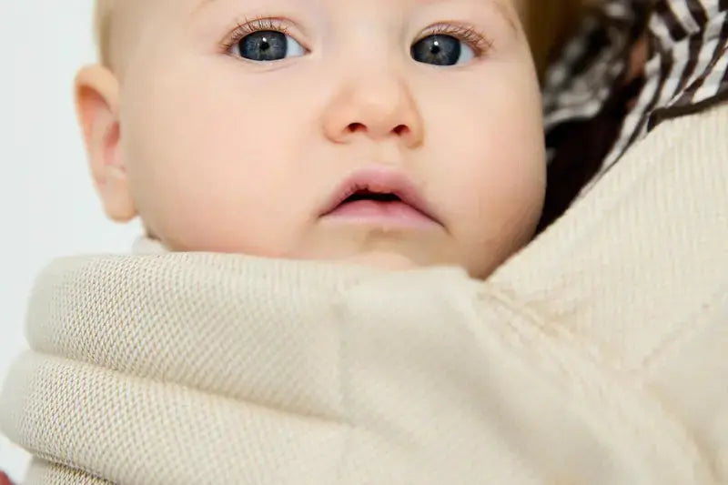 Baby tragen im Sommer: So bleibt es auch an heißen Tagen angenehm sandiia® – only love in it