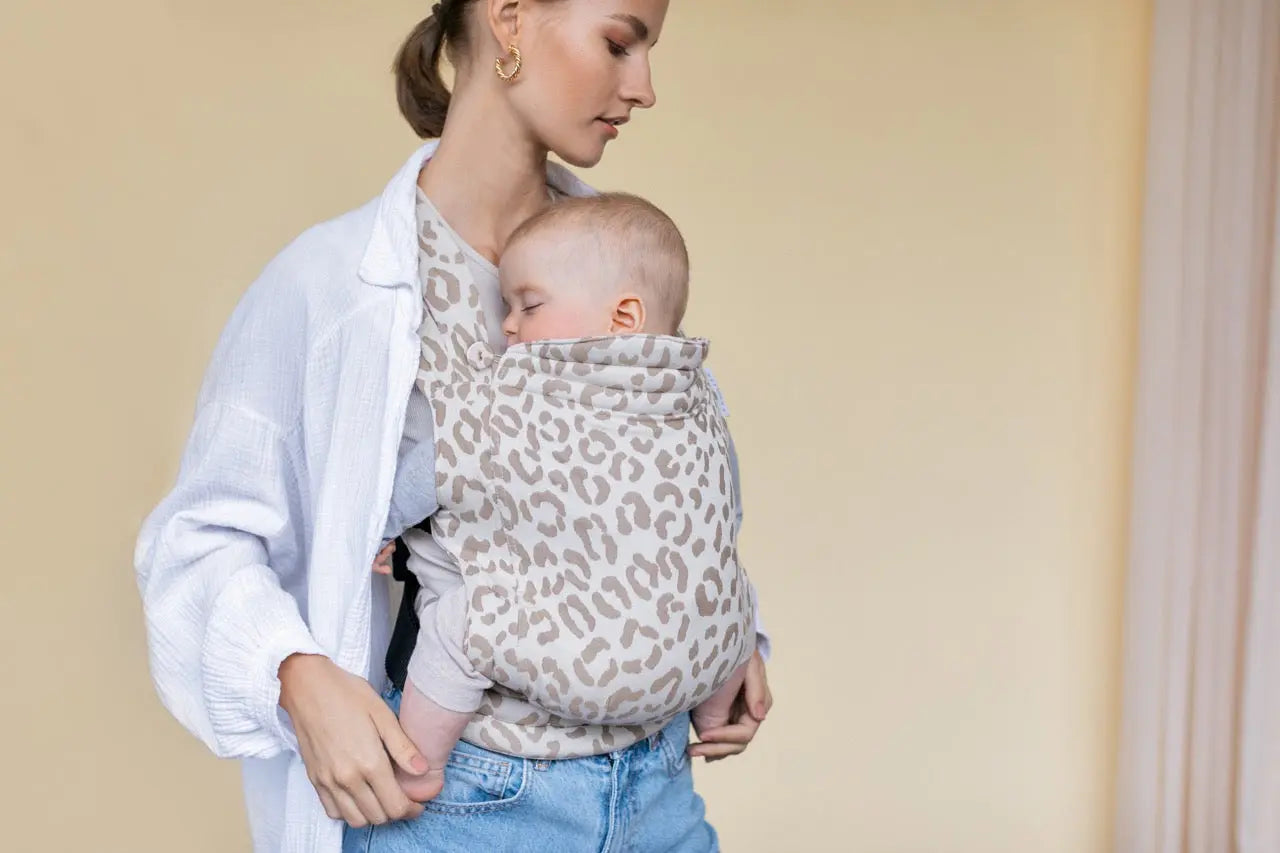 Ergonomisch richtig tragen – Sicherheit und Komfort für Eltern und Baby sandiia® – only love in it