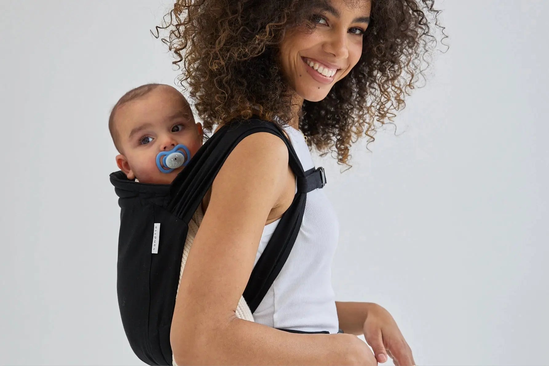 Ab wann kann ich mein Baby nach vorne tragen? – Ein Leitfaden für sicheres Tragen sandiia® – only love in it