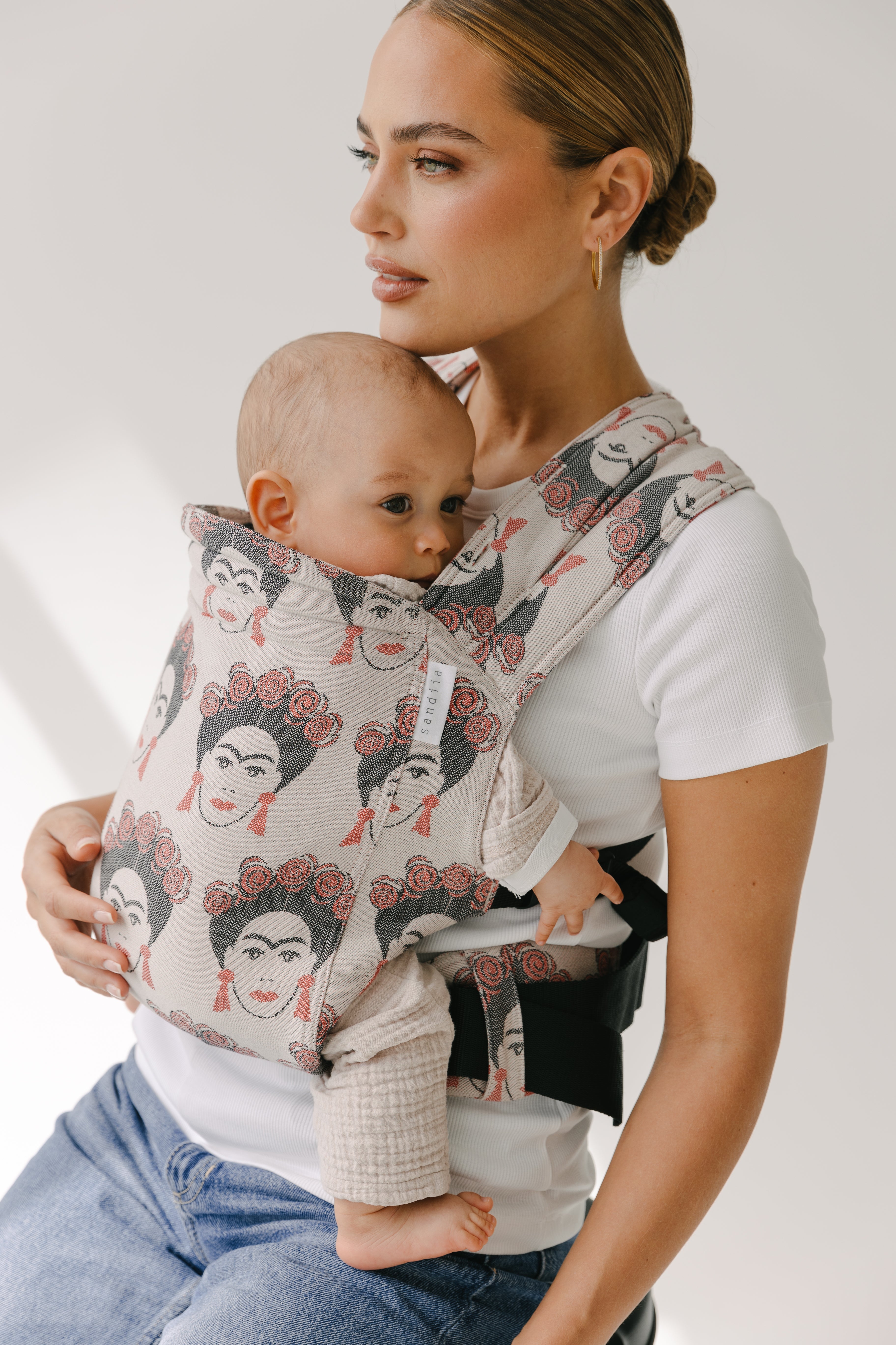 sandiia® Tiimeless Friida baby carrier without shoulder pads