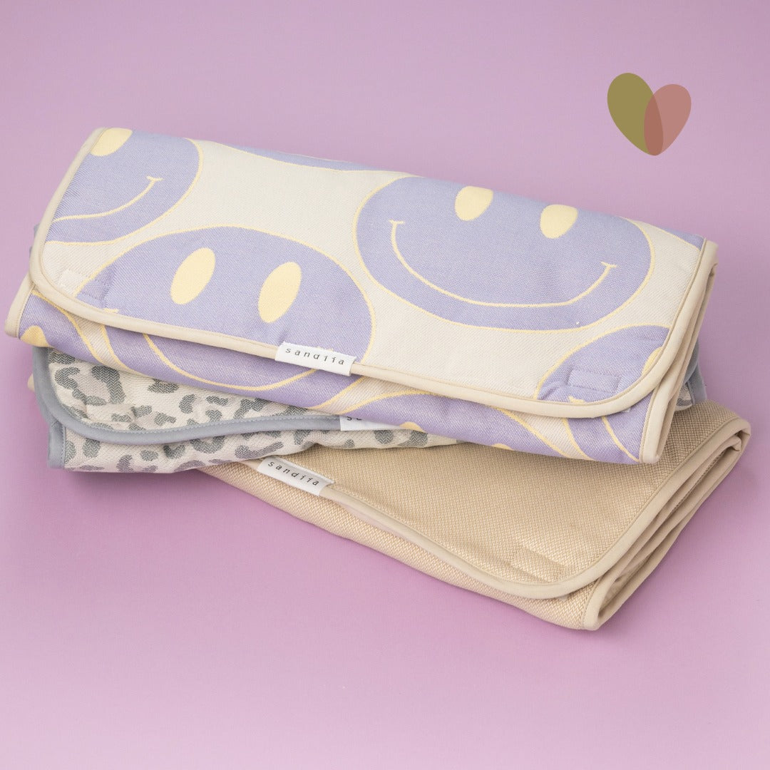 sandiia® Mobile Wickelunterlage mit Taschen / Smiile