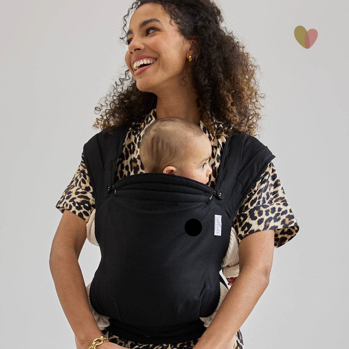 sandiia® Babytrage Tiimeless Black Patch inkl. Friida-Patch