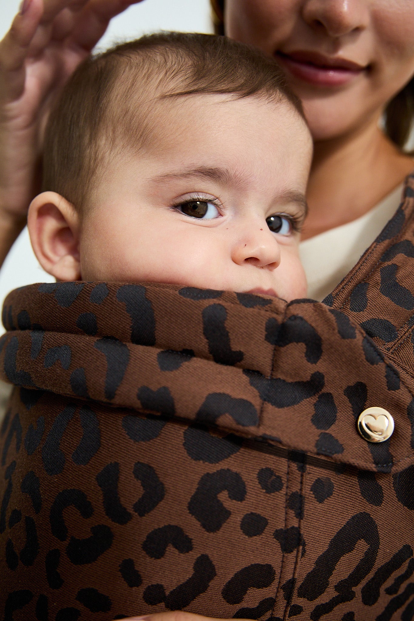 sandiia® Babytrage Tiimeless Comfort+ Leodiia Mokka
