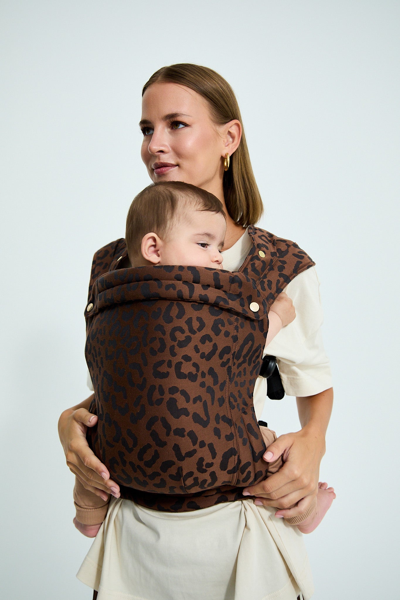 sandiia® Babytrage Tiimeless Comfort+ Leodiia Mokka