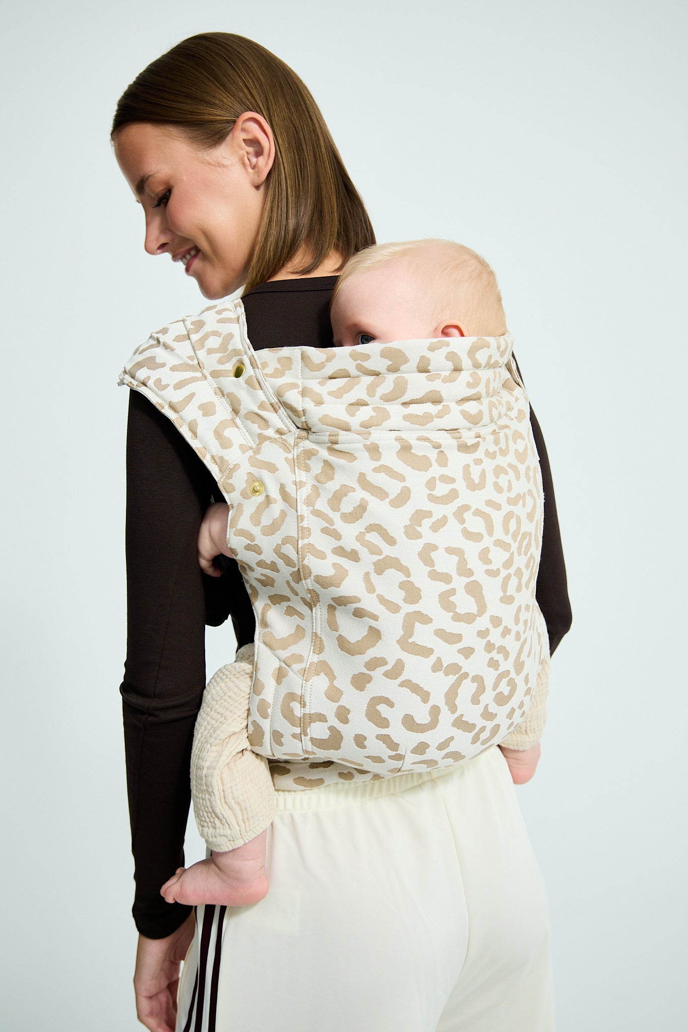 sandiia® Babytrage Tiimeless Comfort+ Leodiia Sand